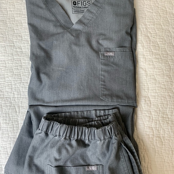 FIGS brand scrub sets - Picture 3 of 7